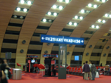 aeroport-cdg-couloirs7