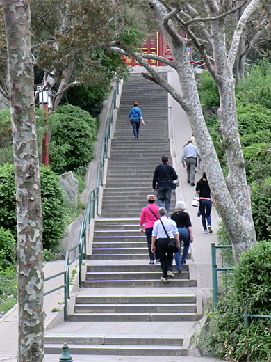 beijing-colline-de-charbon-escaliers2