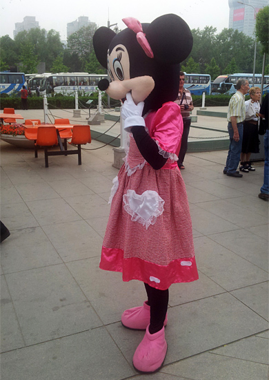 Minnie au Stade Olympique