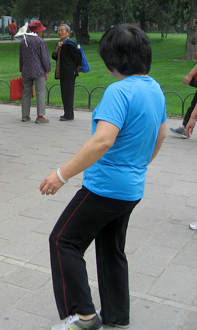 beijing-temple-du-ciel-joueur-jianzi