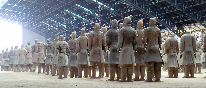 Soldats terre cuite fosse 1